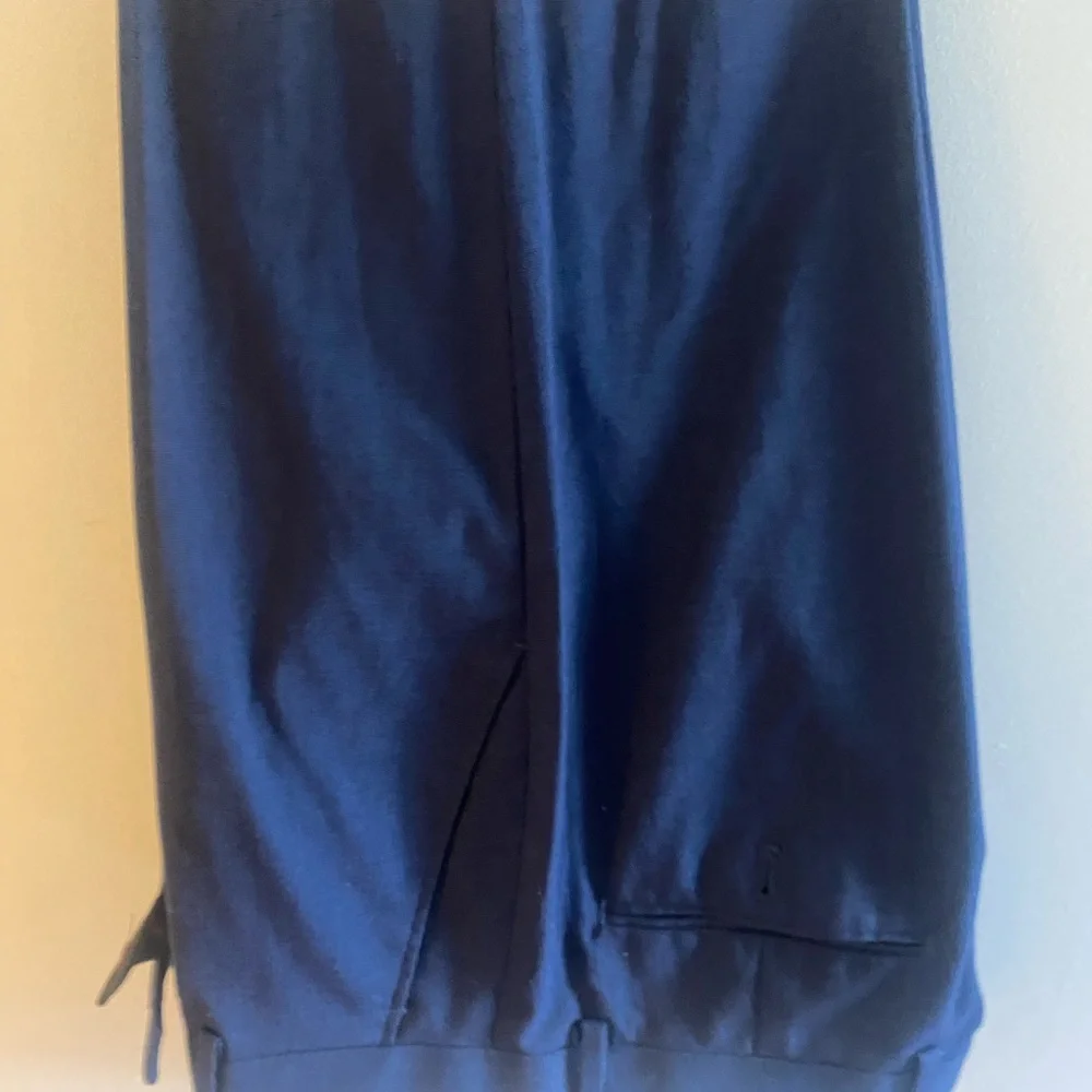 Used just once on wedding, look brand new. It also include 32/30 pants - Picture 6 of 6